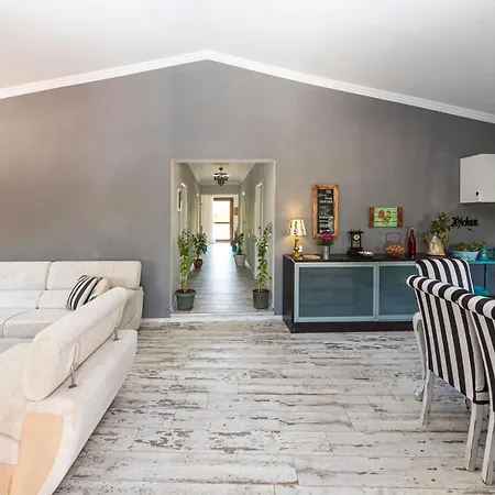 Enchanting House With Impressive Interior Design Surrounded By Nature In Bodrum Yaliciftlik
