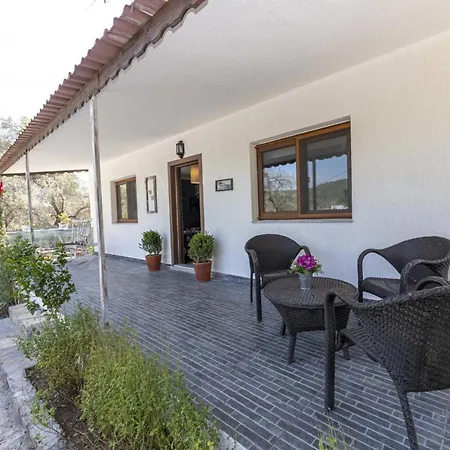 Vilă Enchanting House With Impressive Interior Design Surrounded By Nature In Bodrum
