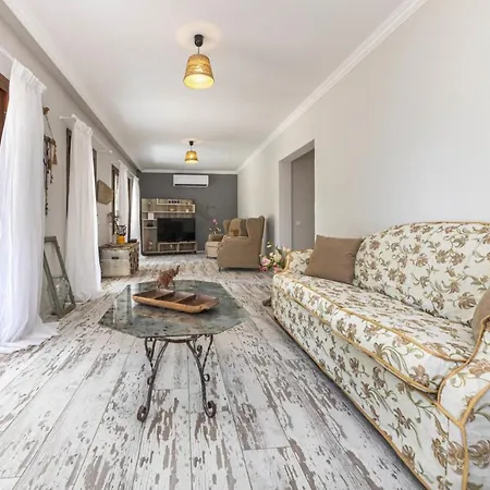 Enchanting House With Impressive Interior Design Surrounded By Nature In Bodrum Villa Yaliciftlik